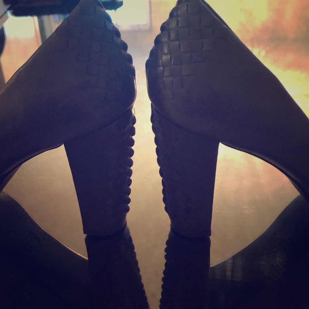 Grey Leather Pumps